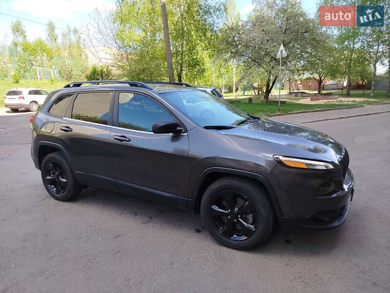 Внедорожник / Кроссовер Jeep Cherokee 2016 в Ровно