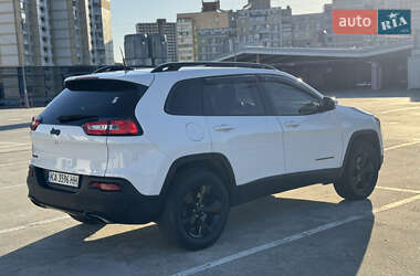 Внедорожник / Кроссовер Jeep Cherokee 2016 в 