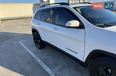 Внедорожник / Кроссовер Jeep Cherokee 2016 в 