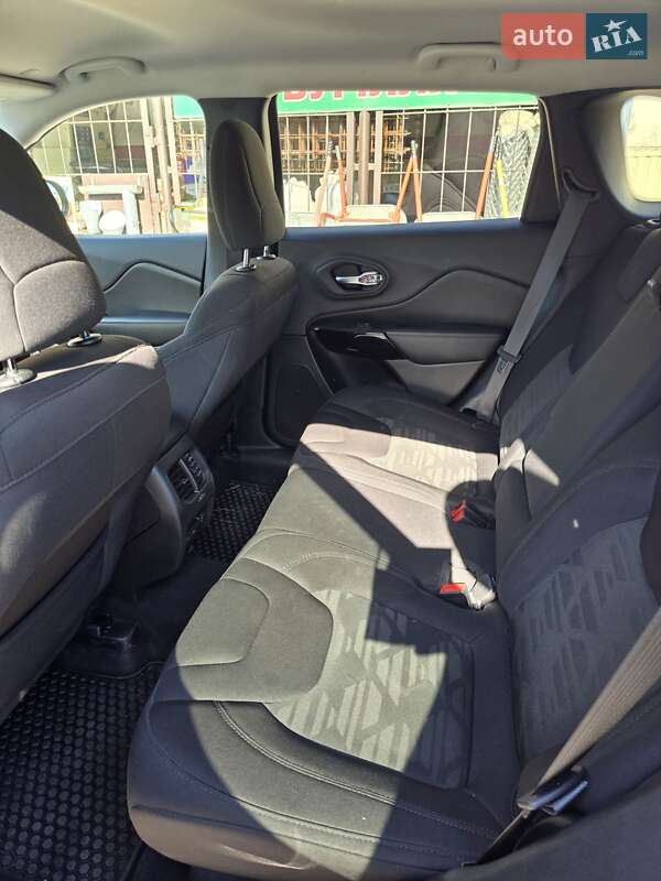 Внедорожник / Кроссовер Jeep Cherokee 2019 в Запорожье фото 15 Внедорожник / Кроссовер Jeep Cherokee 2019 в Запорожье