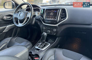Внедорожник / Кроссовер Jeep Cherokee 2017 в 