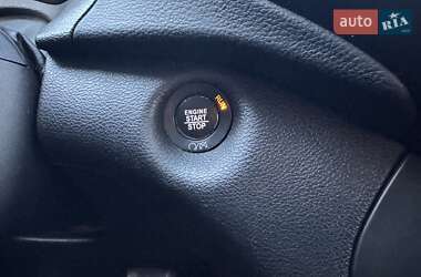 Позашляховик / Кросовер Jeep Cherokee 2019 в 