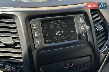 Позашляховик / Кросовер Jeep Cherokee 2015 в 
