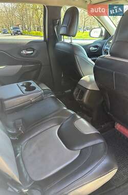 Внедорожник / Кроссовер Jeep Cherokee 2014 в 