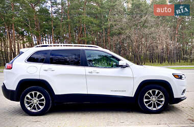 Позашляховик / Кросовер Jeep Cherokee 2019 в 