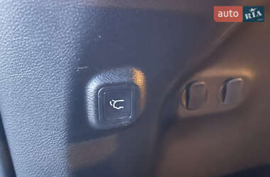 Позашляховик / Кросовер Jeep Cherokee 2018 в 