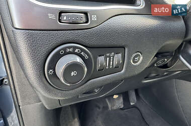 Позашляховик / Кросовер Jeep Cherokee 2019 в 