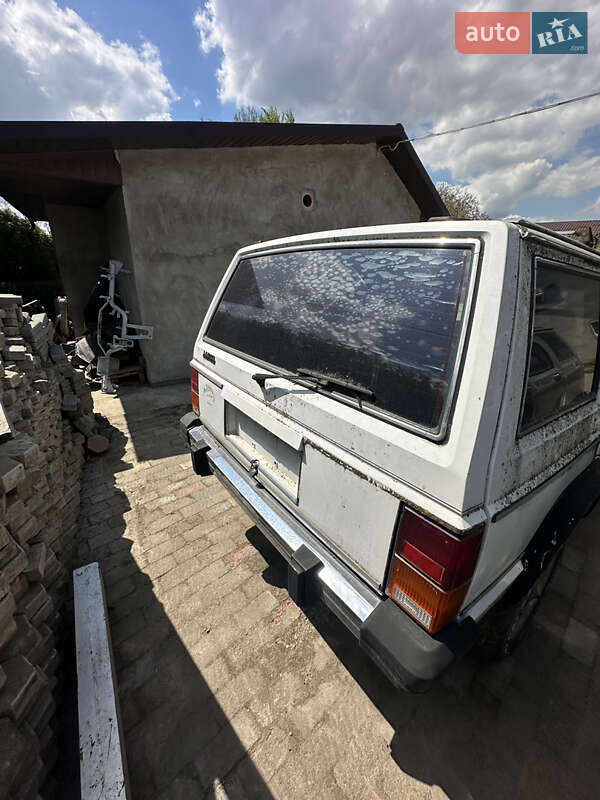 Внедорожник / Кроссовер Jeep Cherokee 1989 в Кицмани