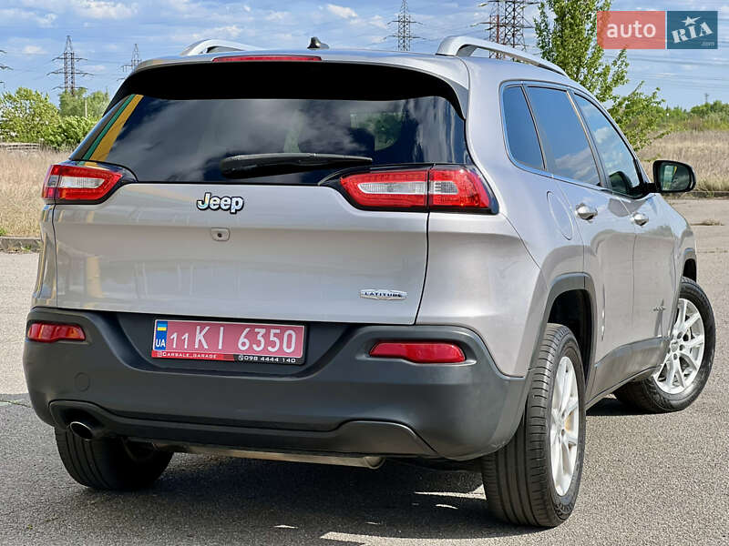 Внедорожник / Кроссовер Jeep Cherokee 2017 в Горишних Плавнях