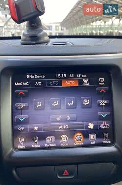 Позашляховик / Кросовер Jeep Cherokee 2015 в Львові