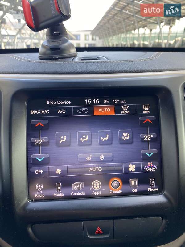 Позашляховик / Кросовер Jeep Cherokee 2015 в Львові