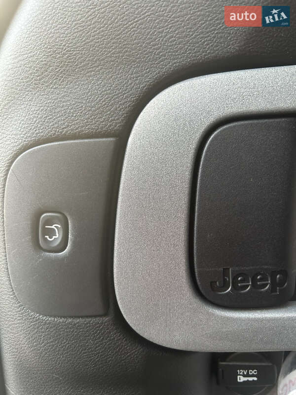 Позашляховик / Кросовер Jeep Cherokee 2017 в Києві