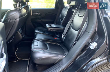 Позашляховик / Кросовер Jeep Cherokee 2016 в 