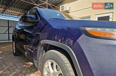 Внедорожник / Кроссовер Jeep Cherokee 2015 в 