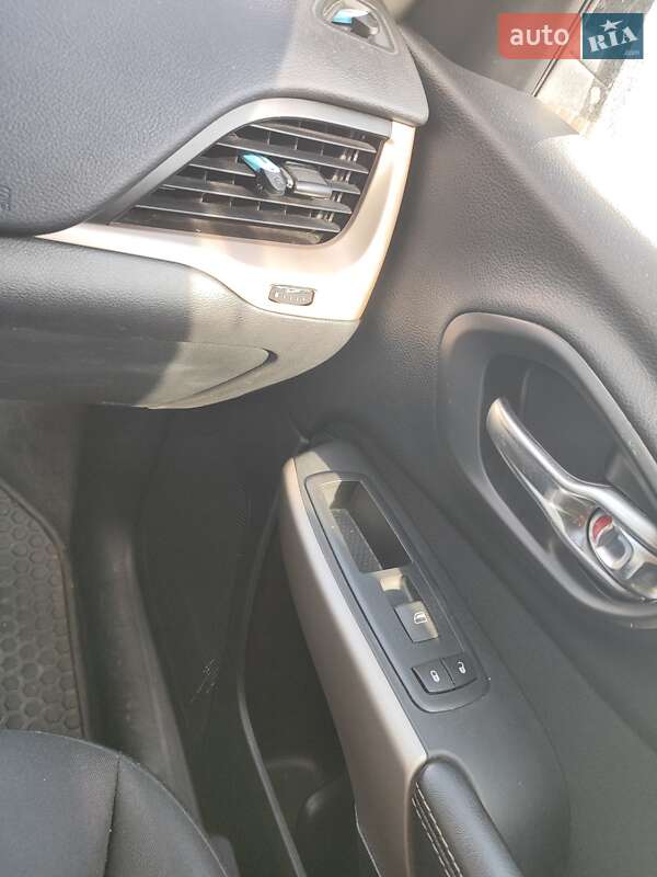 Внедорожник / Кроссовер Jeep Cherokee 2017 в Козове