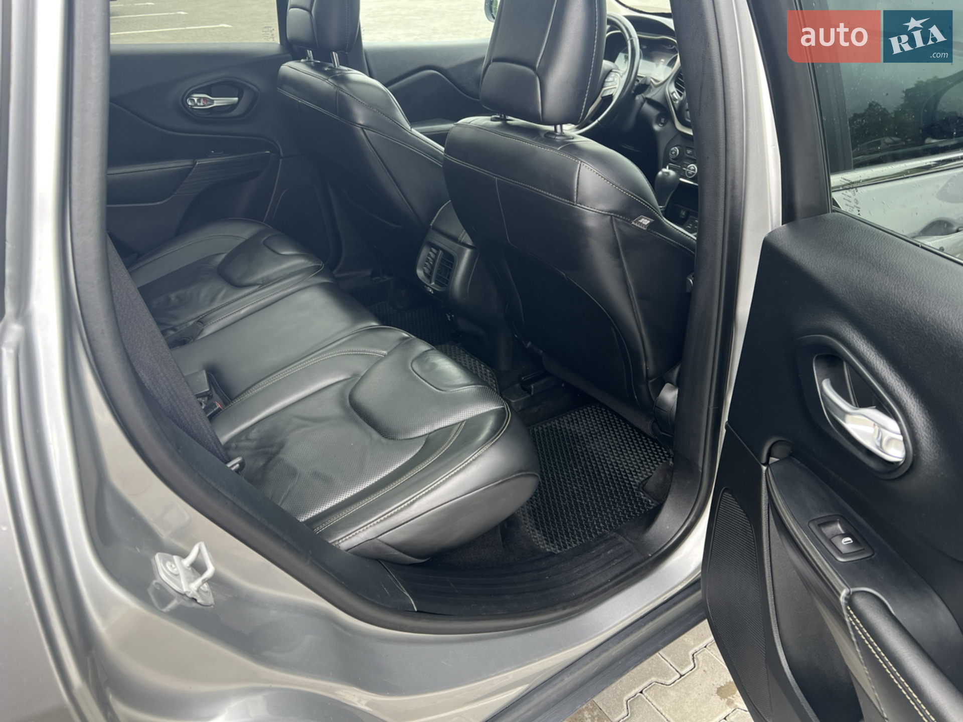 2015 Jeep Cherokee - мініатюра 13