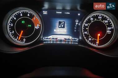 Внедорожник / Кроссовер Jeep Cherokee 2015 в 