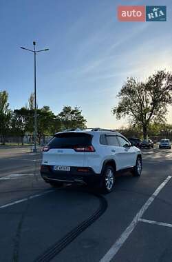 Внедорожник / Кроссовер Jeep Cherokee 2015 в 