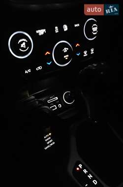 Внедорожник / Кроссовер Jeep Cherokee 2015 в 