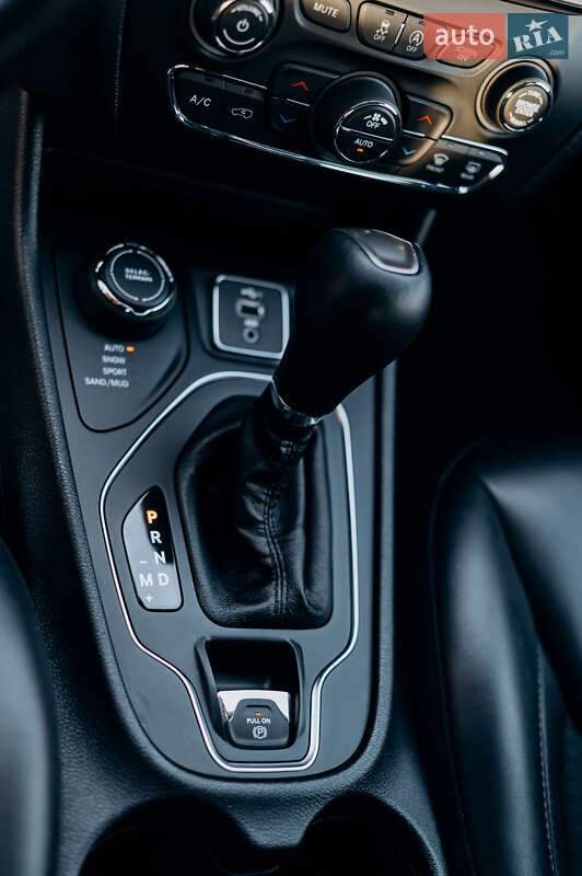 Позашляховик / Кросовер Jeep Cherokee 2019 в Львові