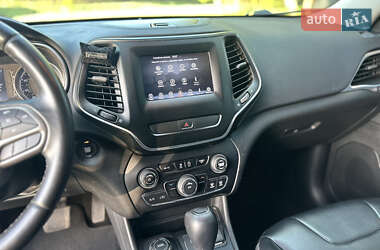 Внедорожник / Кроссовер Jeep Cherokee 2018 в 