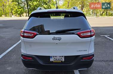 Позашляховик / Кросовер Jeep Cherokee 2016 в 