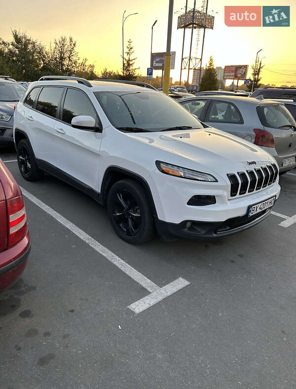 Внедорожник / Кроссовер Jeep Cherokee 2016 в Староконстантинове