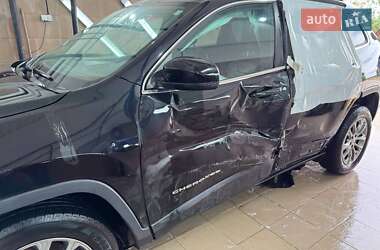 Внедорожник / Кроссовер Jeep Cherokee 2019 в 