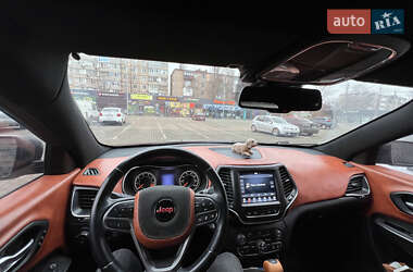 Позашляховик / Кросовер Jeep Cherokee 2013 в Кривому Розі