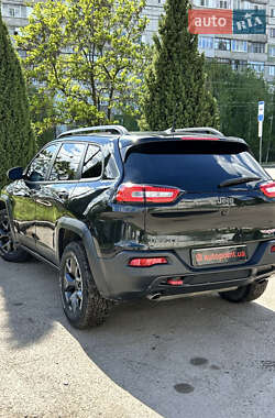 Позашляховик / Кросовер Jeep Cherokee 2016 в 
