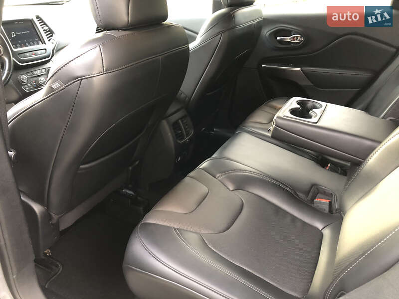 Позашляховик / Кросовер Jeep Cherokee 2020 в Ірпені