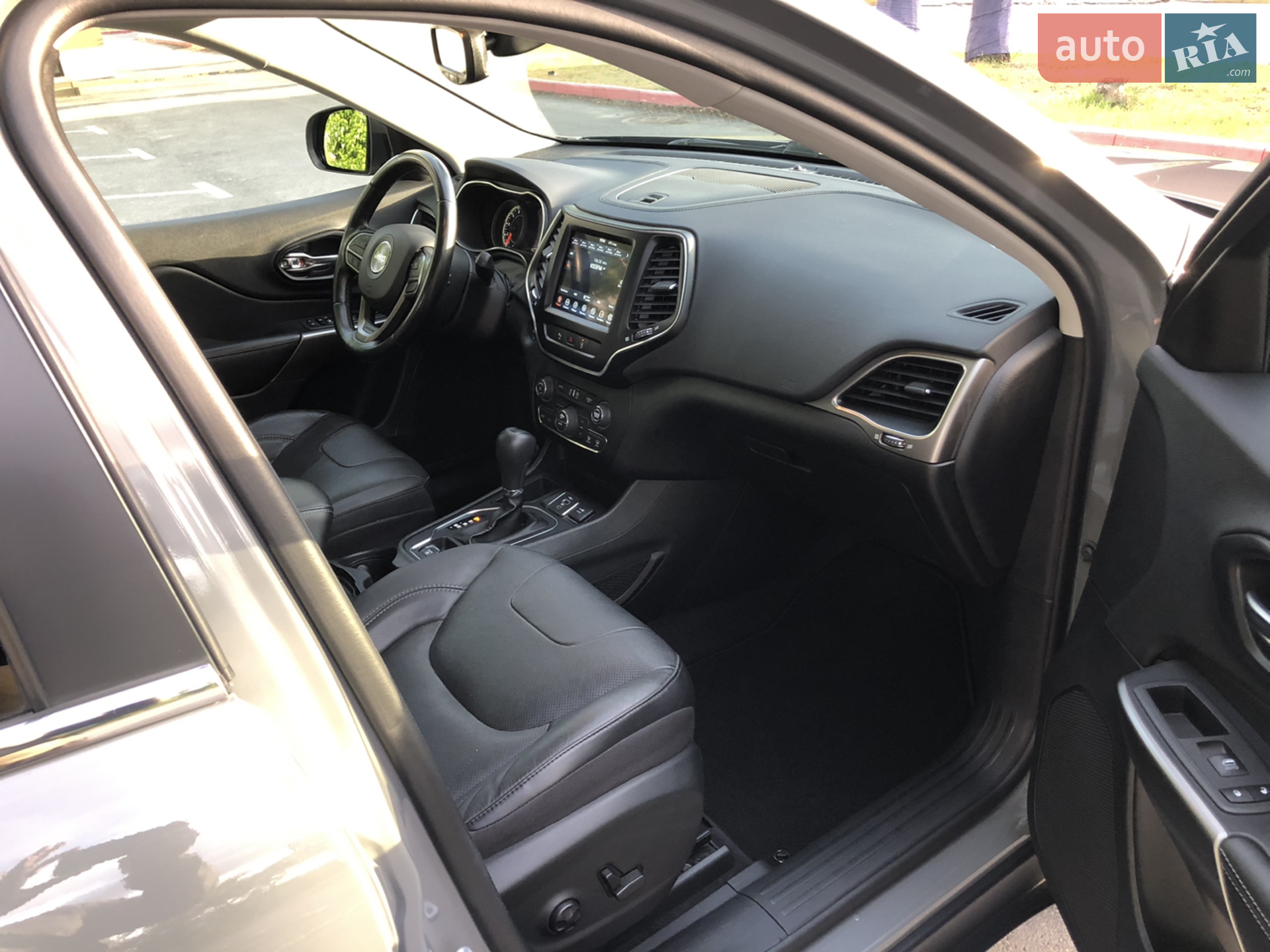 2020 Jeep Cherokee - мініатюра 12