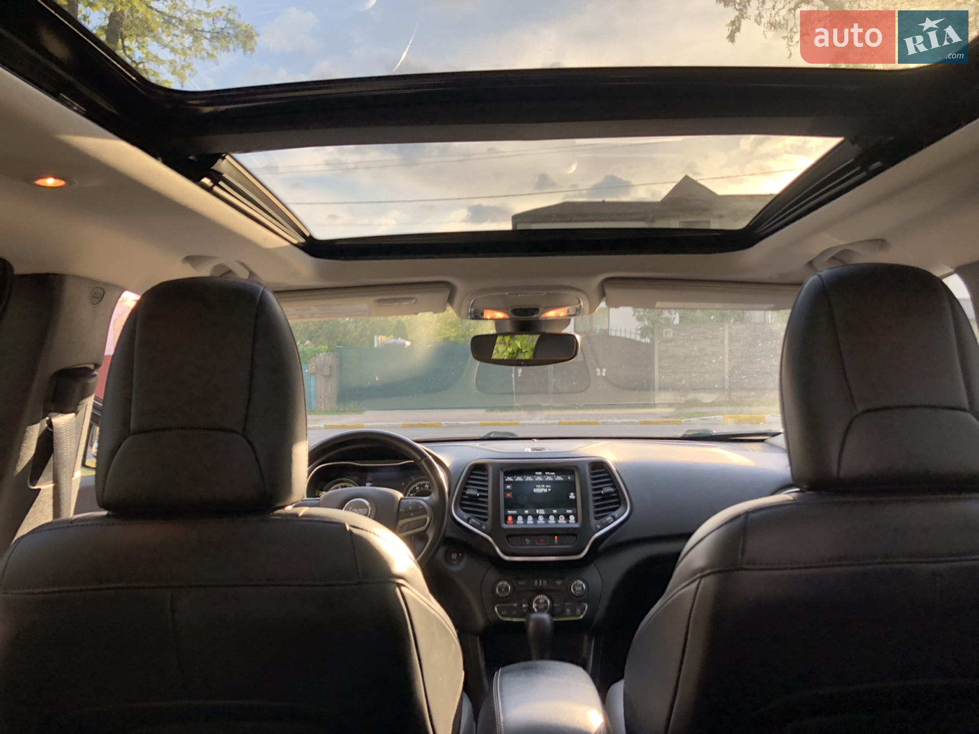 2020 Jeep Cherokee - мініатюра 16
