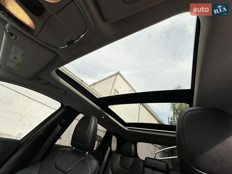 Внедорожник / Кроссовер Jeep Cherokee 2020 в Киеве