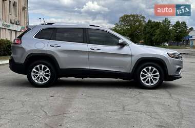 Позашляховик / Кросовер Jeep Cherokee 2019 в 