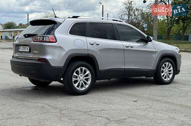 Позашляховик / Кросовер Jeep Cherokee 2019 в 