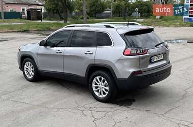 Позашляховик / Кросовер Jeep Cherokee 2019 в 