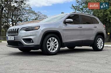 Позашляховик / Кросовер Jeep Cherokee 2019 в 