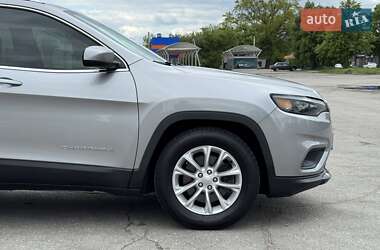 Позашляховик / Кросовер Jeep Cherokee 2019 в 