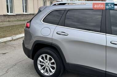 Позашляховик / Кросовер Jeep Cherokee 2019 в 