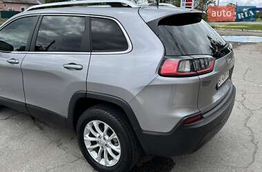 Позашляховик / Кросовер Jeep Cherokee 2019 в 