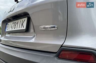 Позашляховик / Кросовер Jeep Cherokee 2019 в 