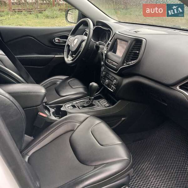 Внедорожник / Кроссовер Jeep Cherokee 2018 в Близнюках