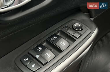 Позашляховик / Кросовер Jeep Cherokee 2018 в 
