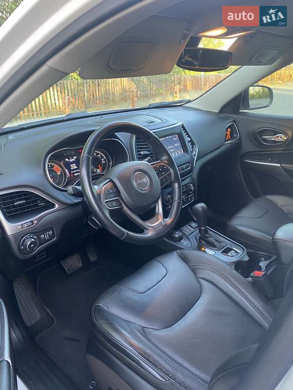 Внедорожник / Кроссовер Jeep Cherokee 2020 в Каменском