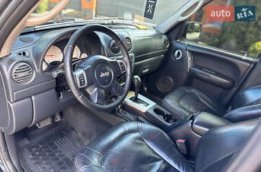 Позашляховик / Кросовер Jeep Cherokee 2003 в 