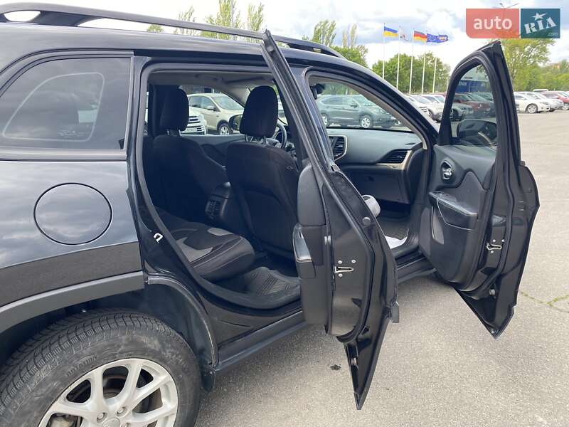 Позашляховик / Кросовер Jeep Cherokee 2015 в Дніпрі