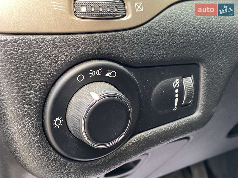 Позашляховик / Кросовер Jeep Cherokee 2015 в Дніпрі