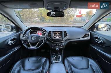 Внедорожник / Кроссовер Jeep Cherokee 2015 в 