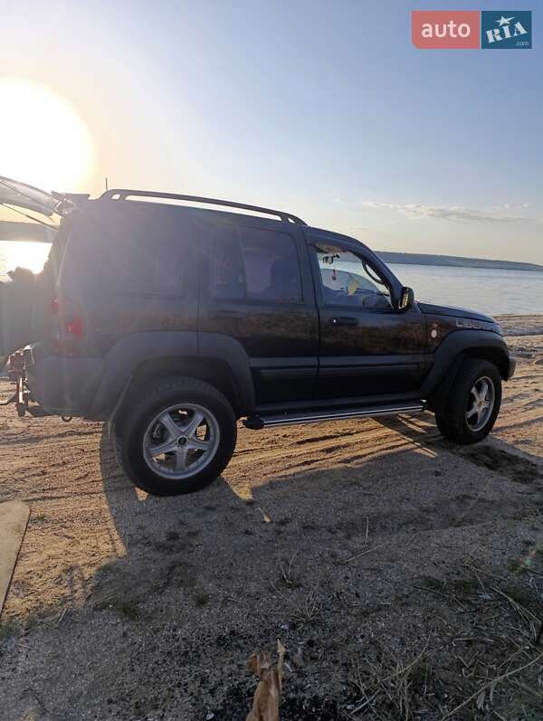 Позашляховик / Кросовер Jeep Cherokee 2005 в Березівці